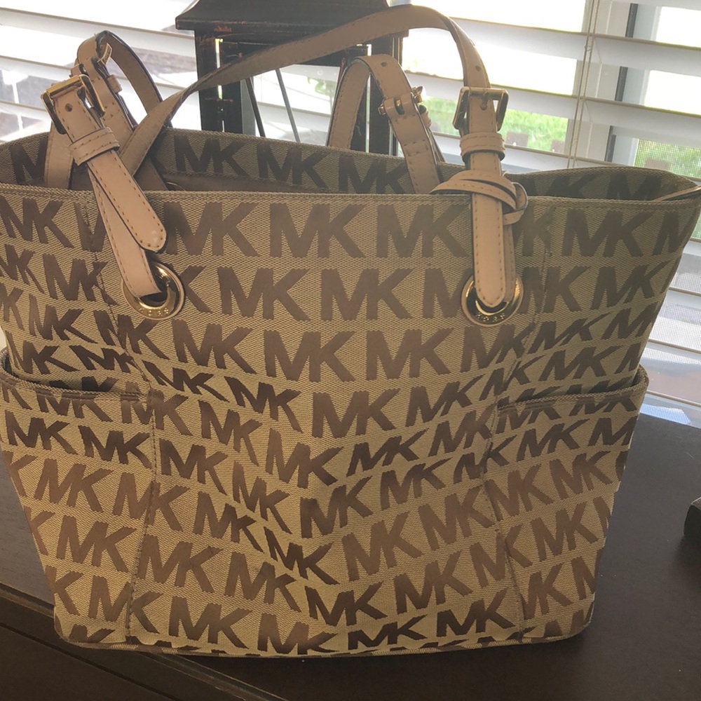 Michael Kors purse